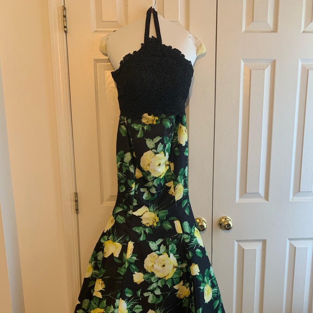 Sherri Hill Prom Dress